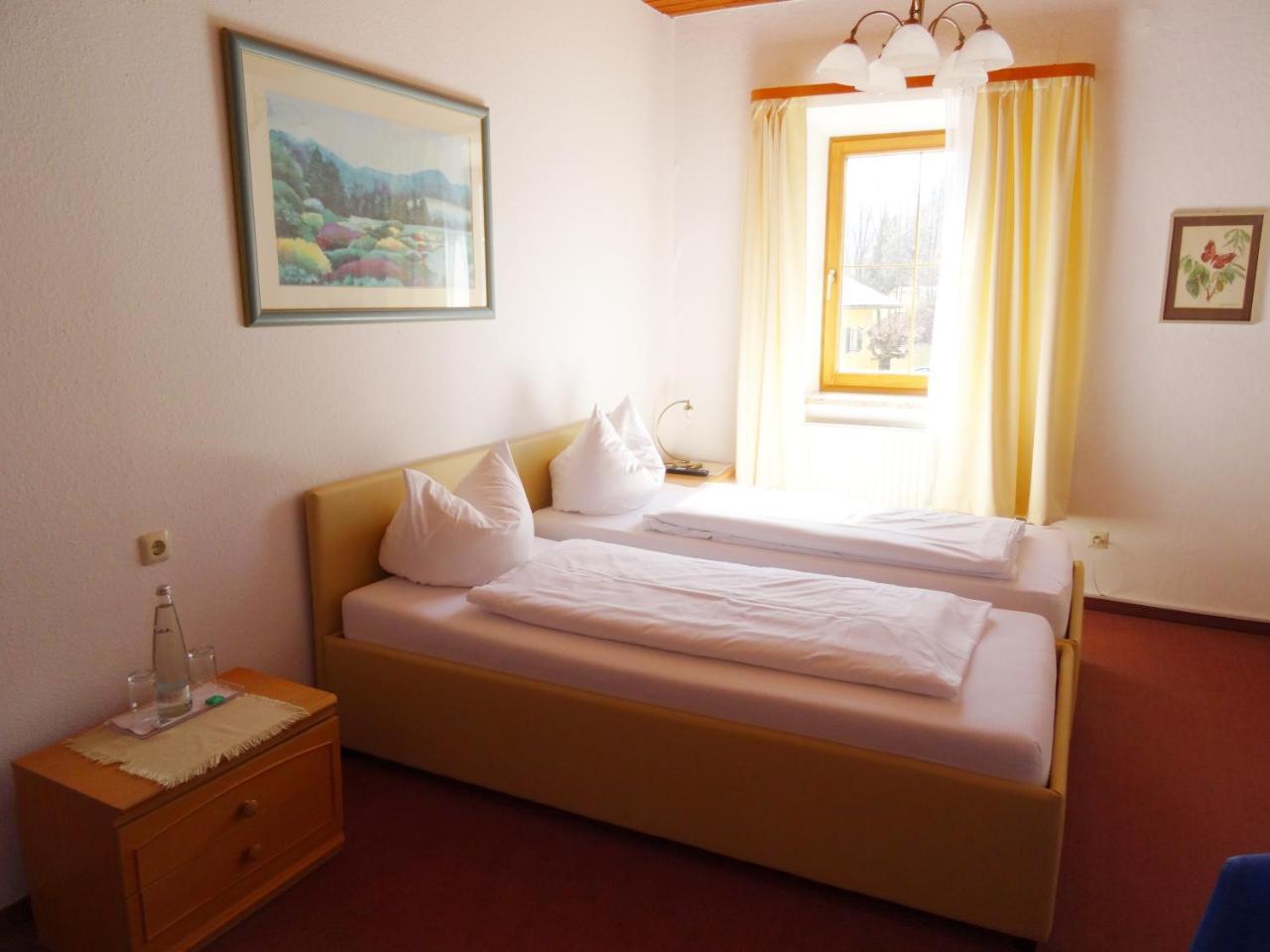 Hotel Gasthof Forelle Зигсдорф Екстериор снимка