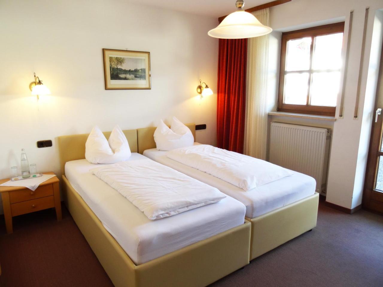 Hotel Gasthof Forelle Зигсдорф Екстериор снимка